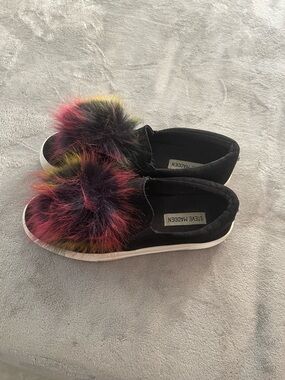 Steve Madden Black Slip-On Flats with Multicolor Faux Fur Pom
